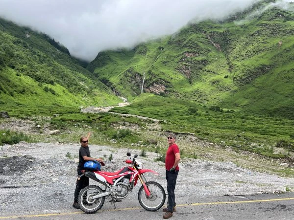 Best Time to Ride in the Himalayas: A Complete Rider’s Guide